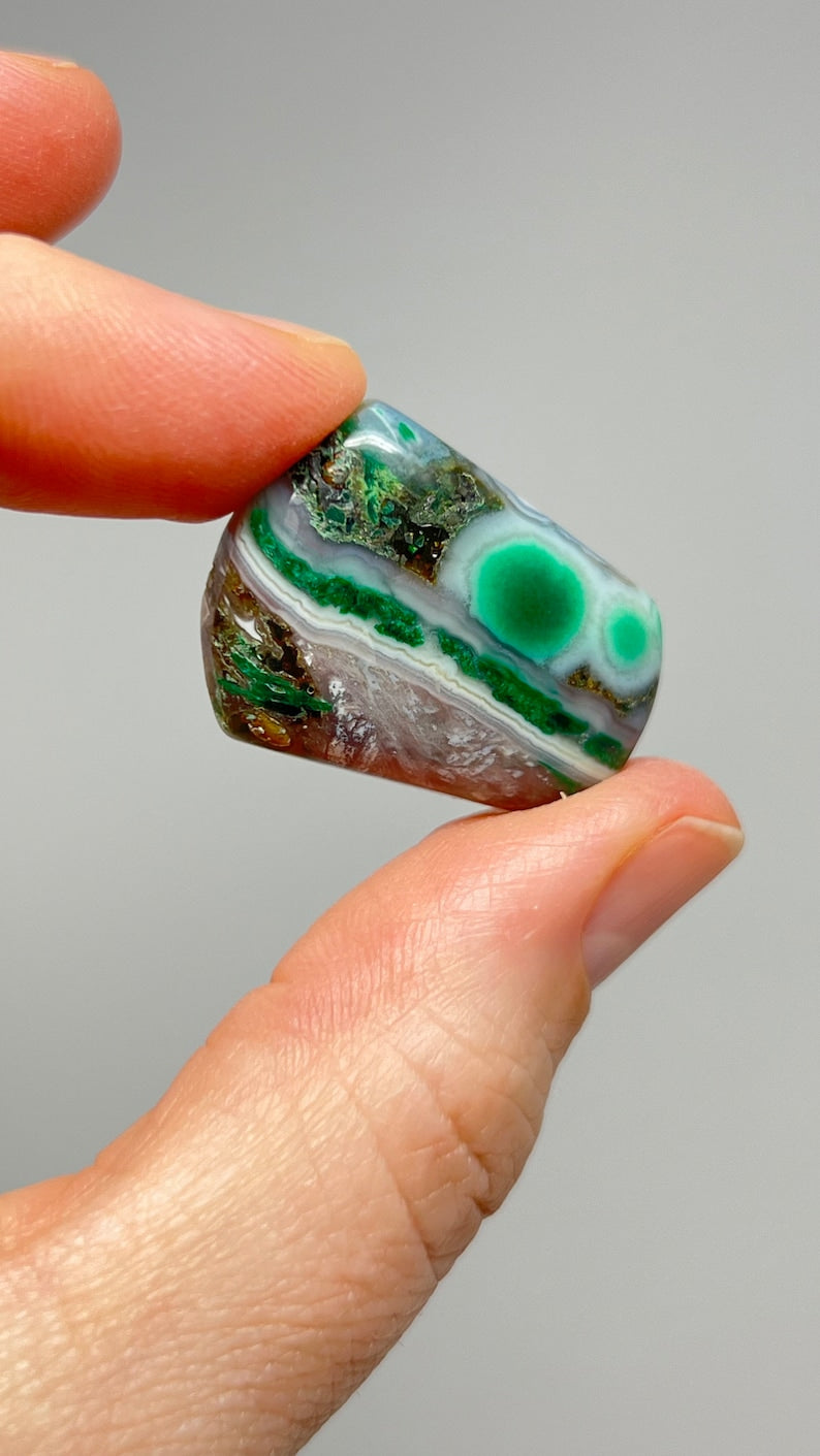 Malachite, Chalcedony Cabochon, 6.9g Inspiration Mine, Arizona USA