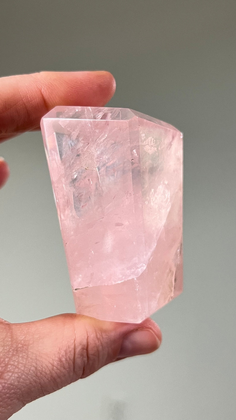 Rose Quartz Freeform, 121g Brazil