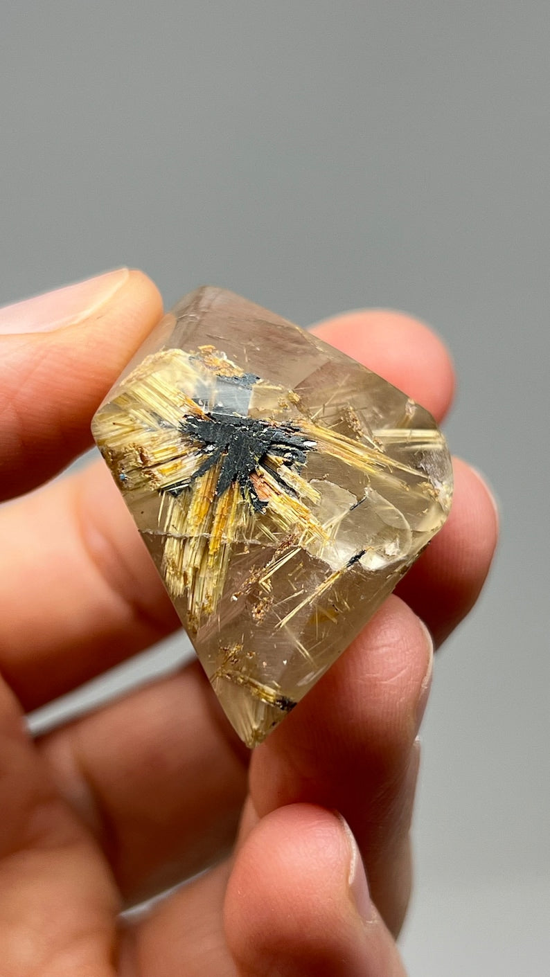 Gold Star Rutile in Quartz, 22g Brazil