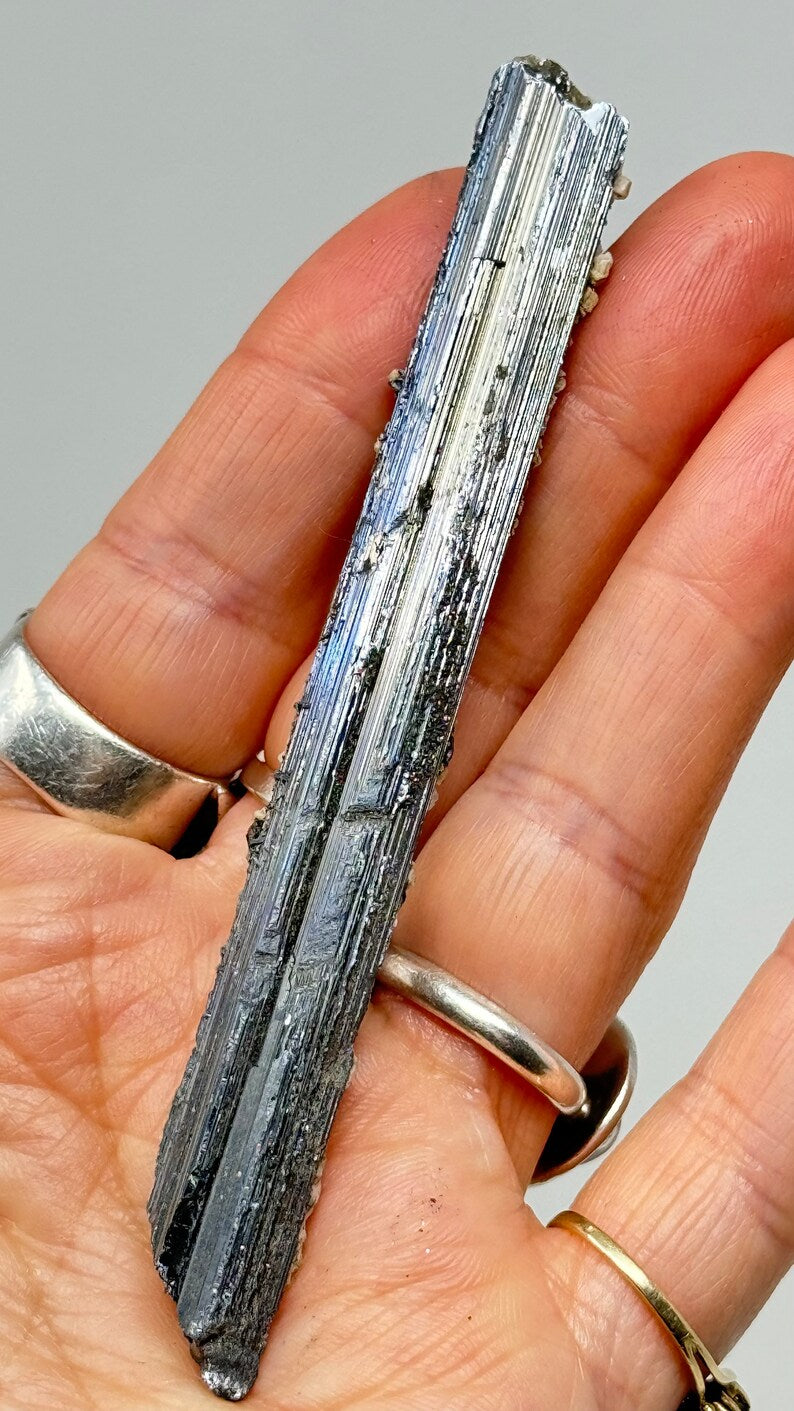 Prismatic Stibnite Blade with Calcite