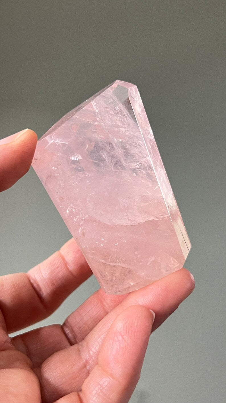 Rose Quartz Freeform, 121g Brazil