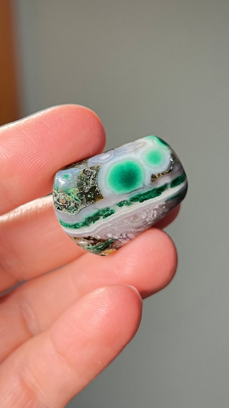 Malachite, Chalcedony Cabochon, 6.9g Inspiration Mine, Arizona USA