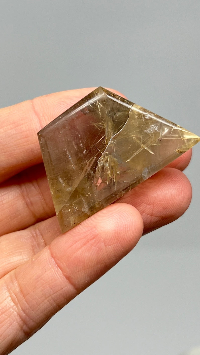 Gold Star Rutile in Quartz, 22g Brazil