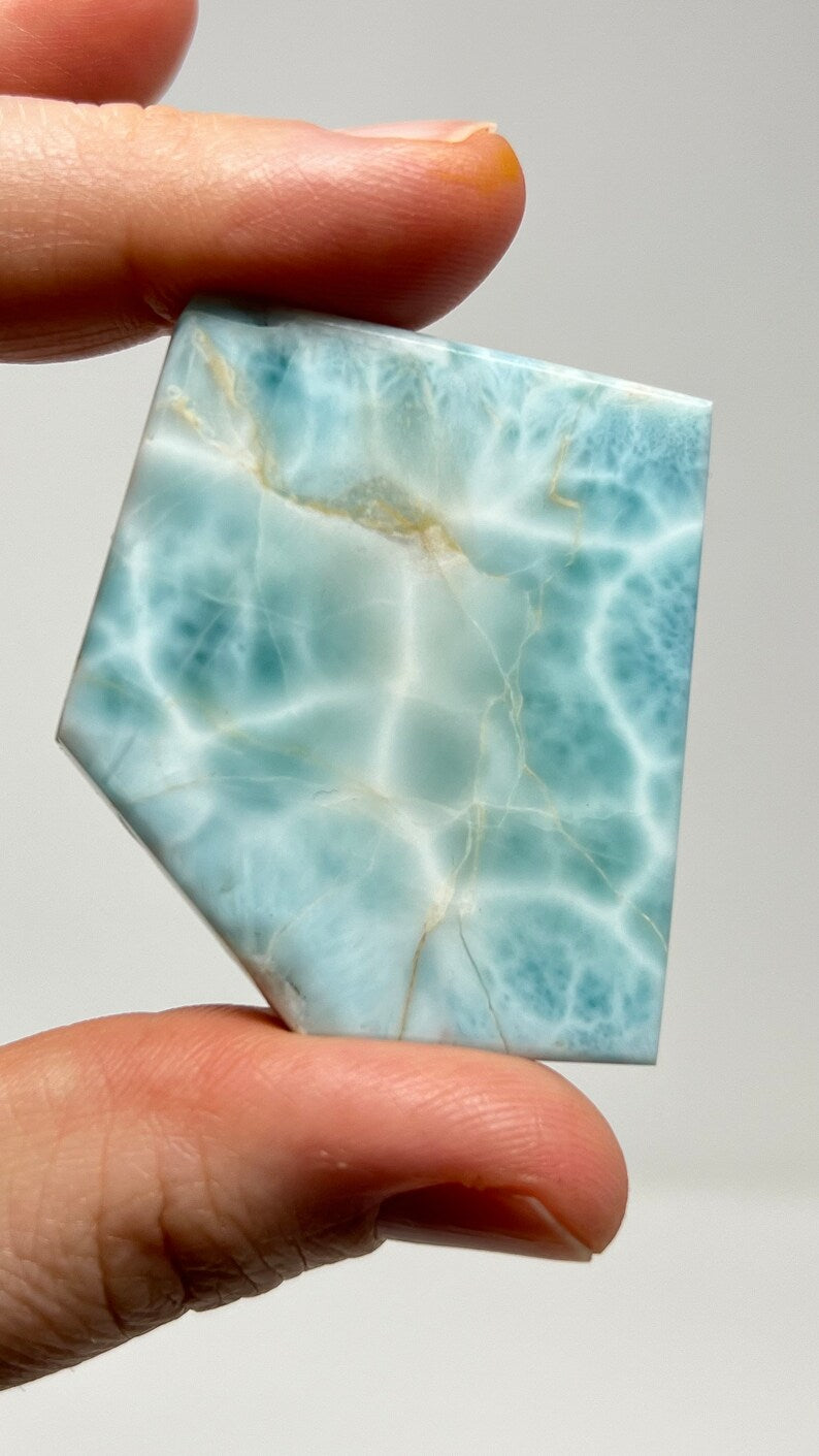 Webbed Larimar Freeform Polish, 40g Dominican Republic