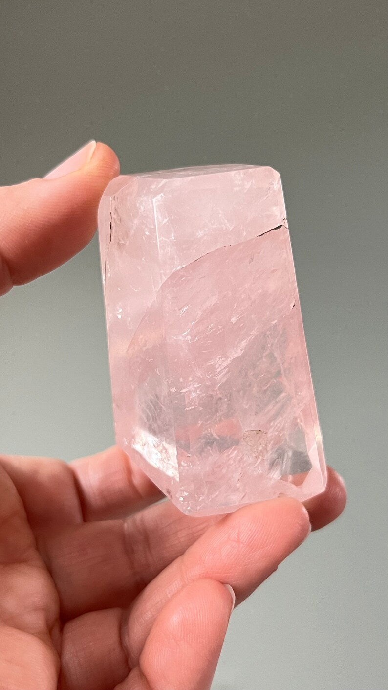 Rose Quartz Freeform, 121g Brazil