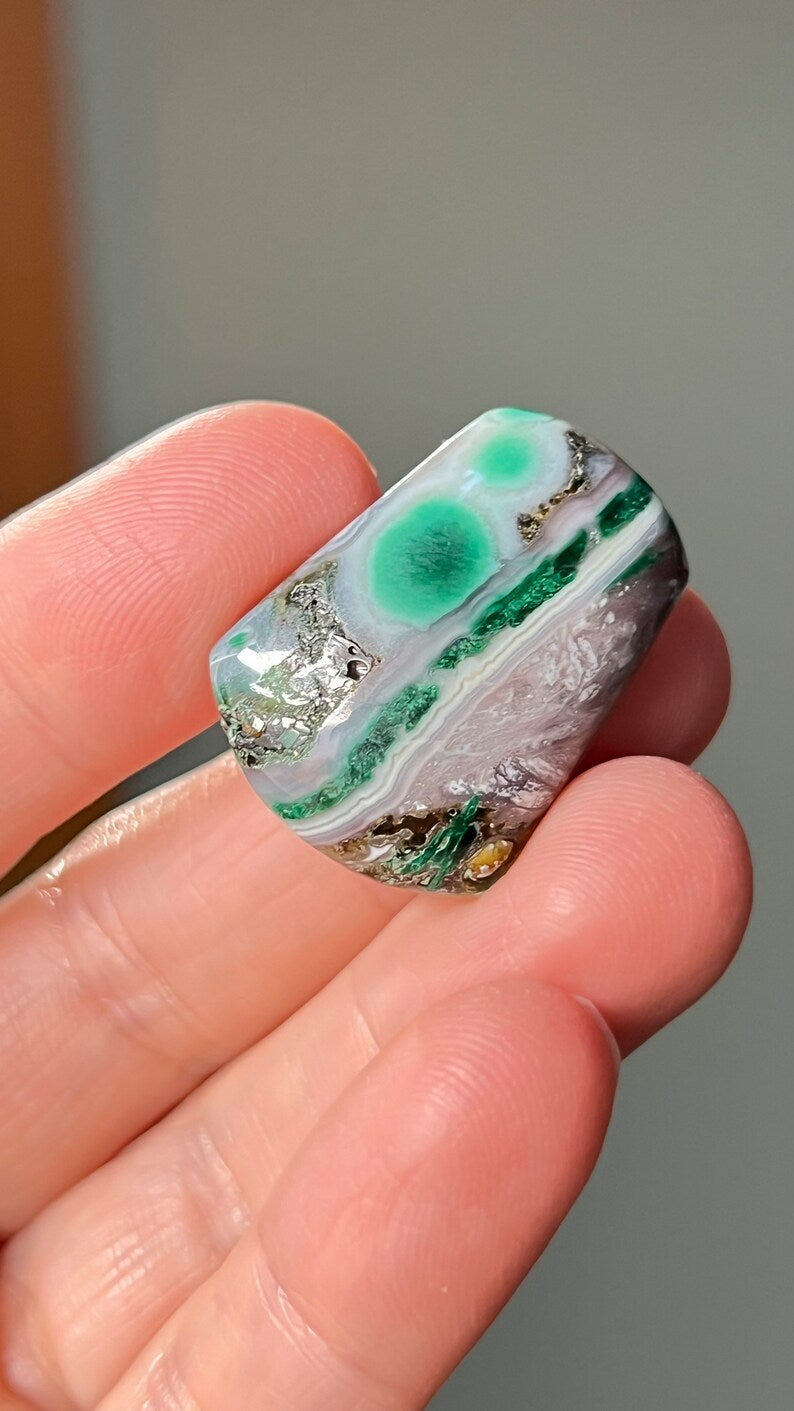 Malachite, Chalcedony Cabochon, 6.9g Inspiration Mine, Arizona USA