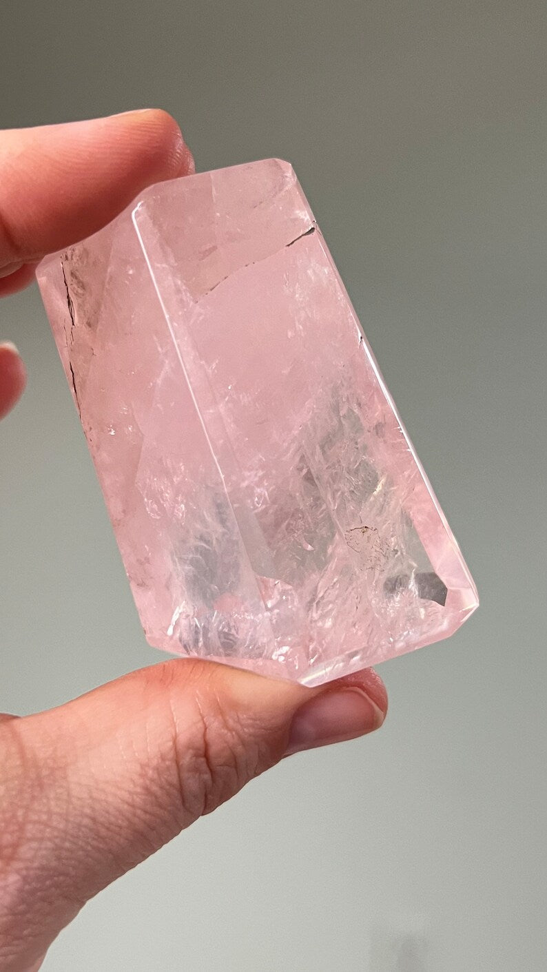 Rose Quartz Freeform, 121g Brazil