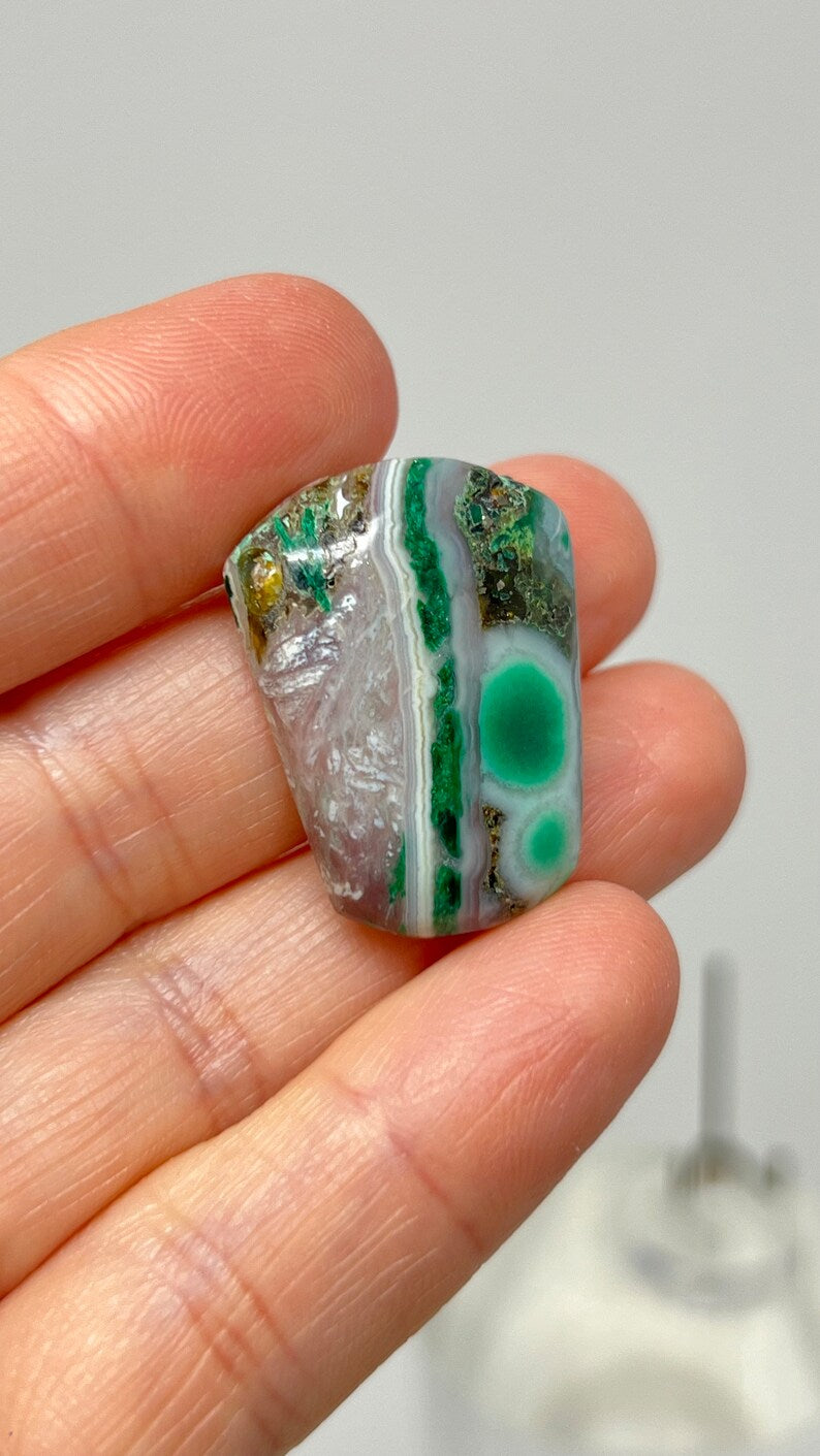 Malachite, Chalcedony Cabochon, 6.9g Inspiration Mine, Arizona USA