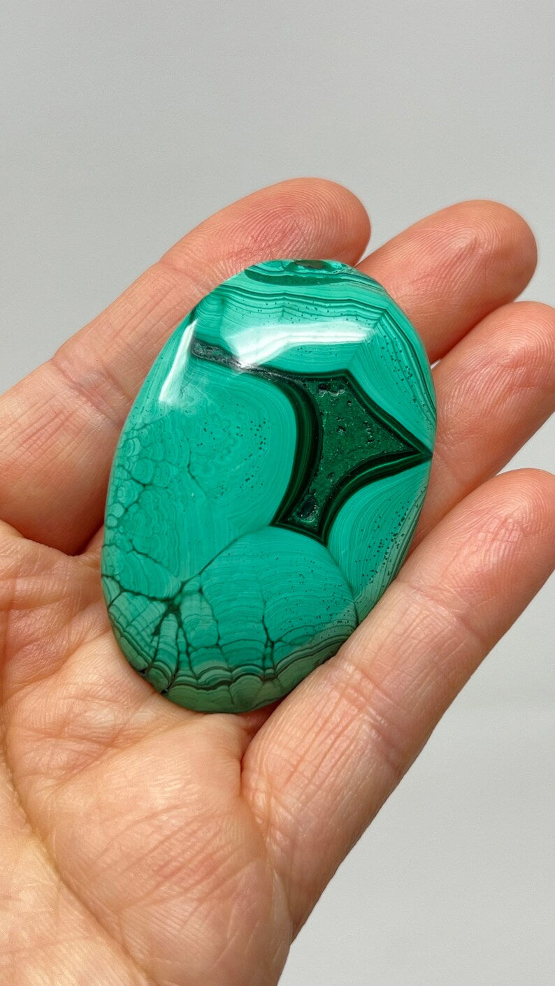 Malachite Palm Stone Africa Minerals, 50g