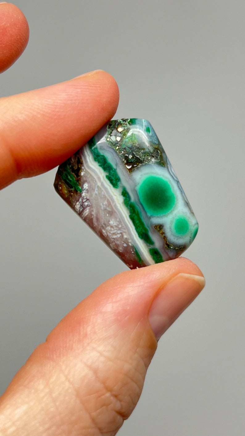 Malachite, Chalcedony Cabochon, 6.9g Inspiration Mine, Arizona USA