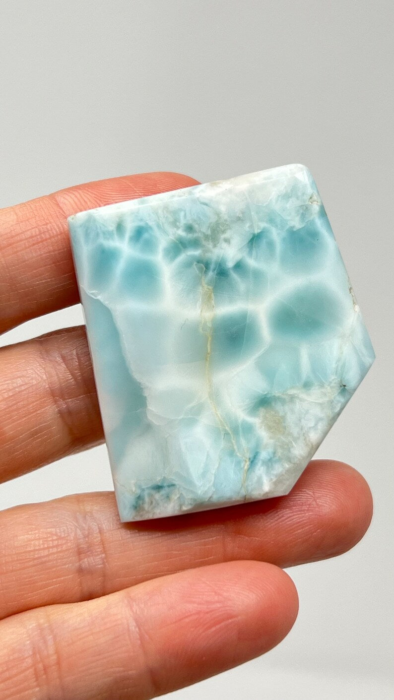 Webbed Larimar Freeform Polish, 40g Dominican Republic