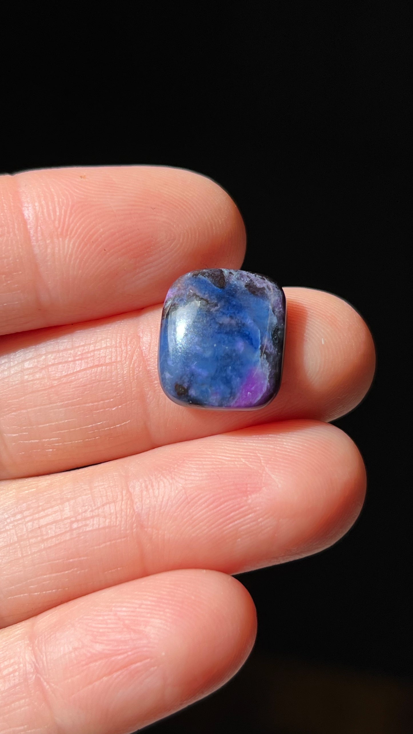 Sugilite, Richerite 7.8ct Cabochon, Wessels Mine, South Africa