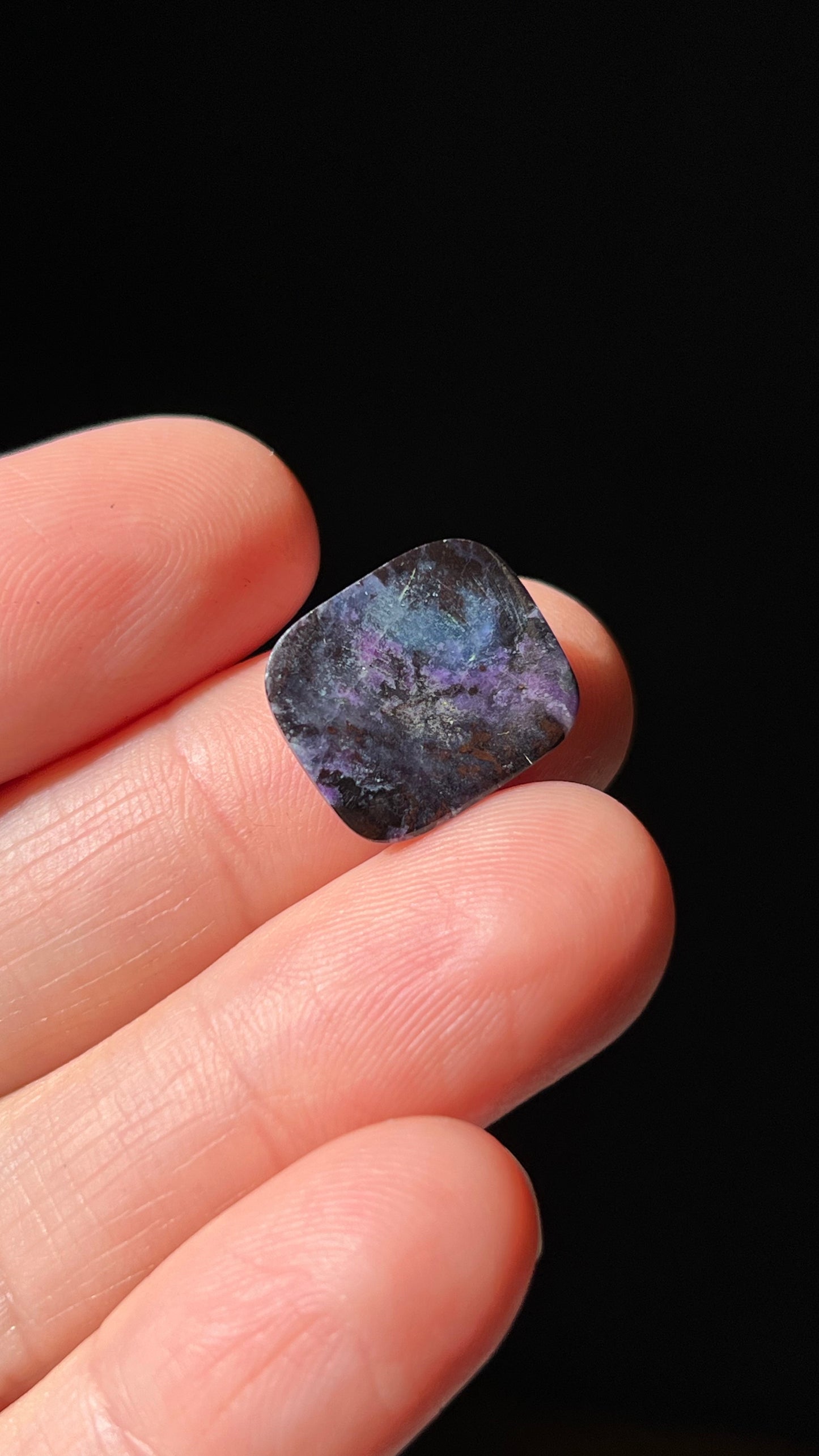 Sugilite, Richerite 7.8ct Cabochon, Wessels Mine, South Africa