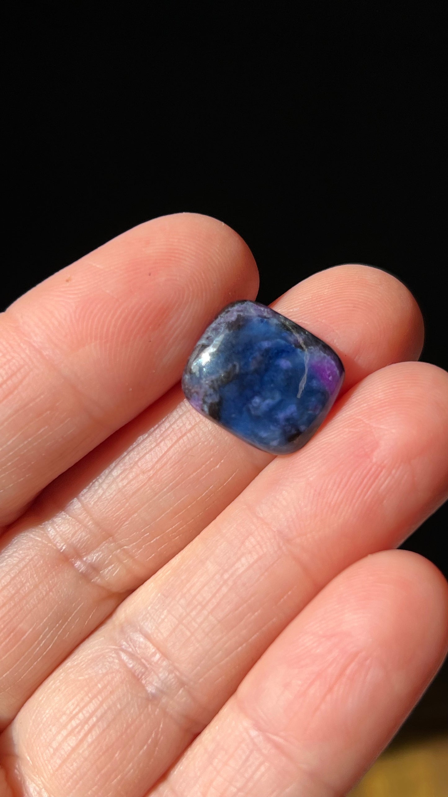 Sugilite, Richerite 7.8ct Cabochon, Wessels Mine, South Africa