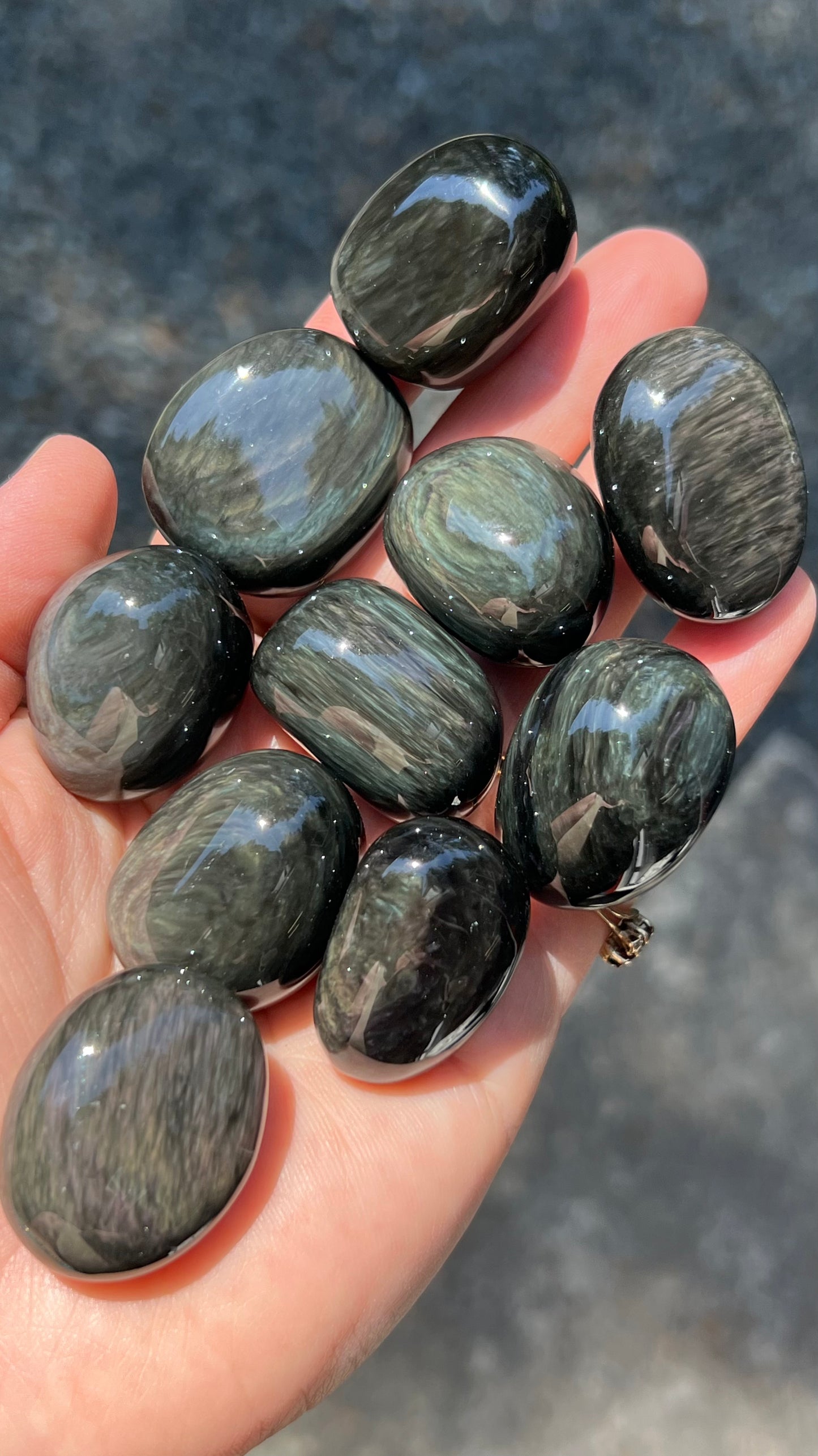 ONE Velvet Rainbow Obsidian Stone