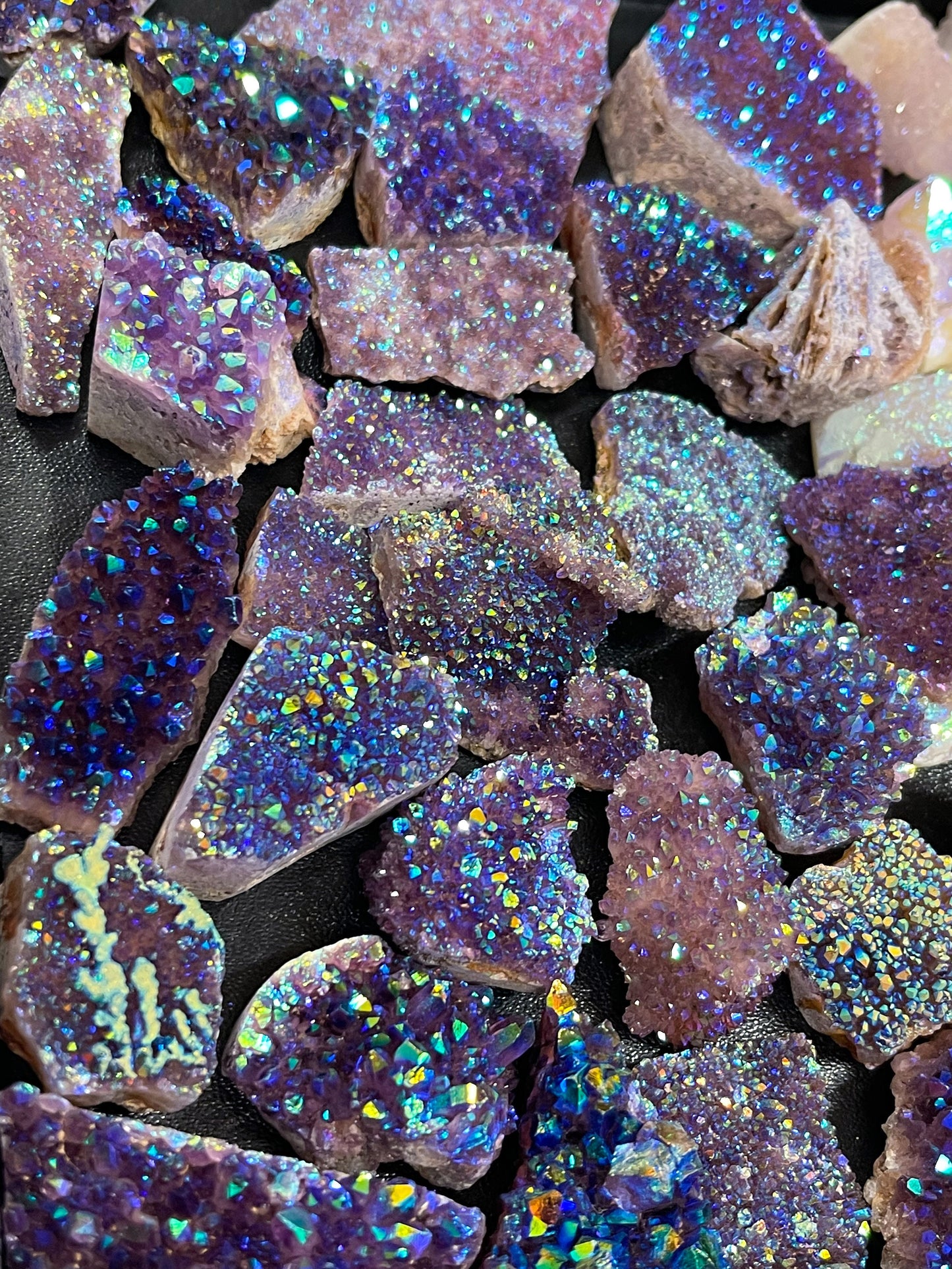 One (1) Angel Aura High Sparkle Amethyst