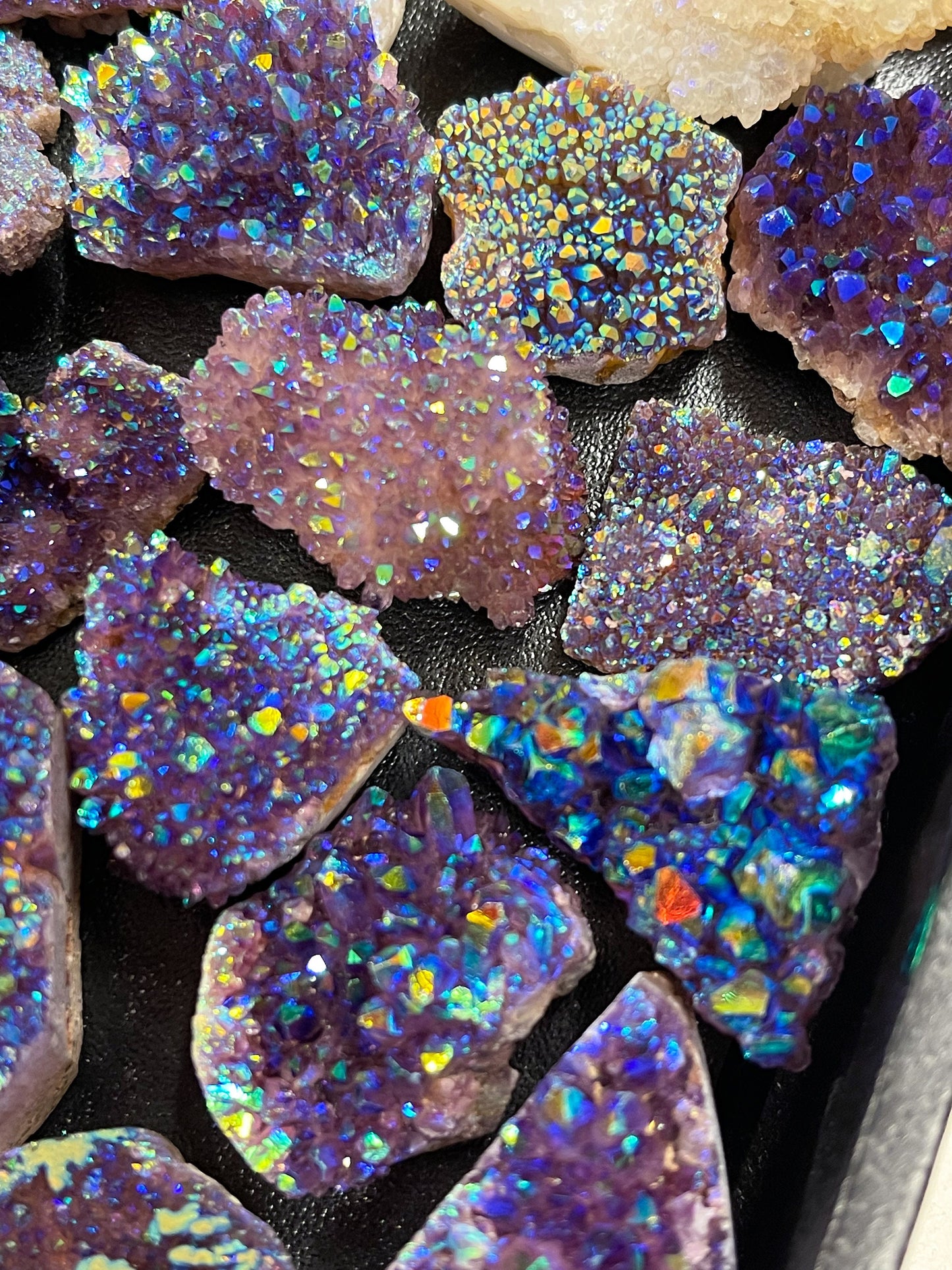 One (1) Angel Aura High Sparkle Amethyst