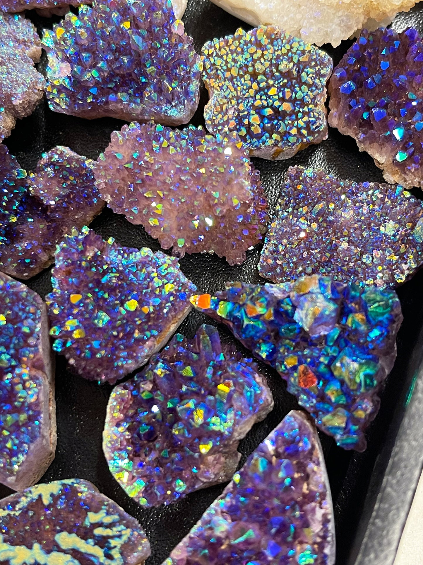 One (1) Angel Aura High Sparkle Amethyst