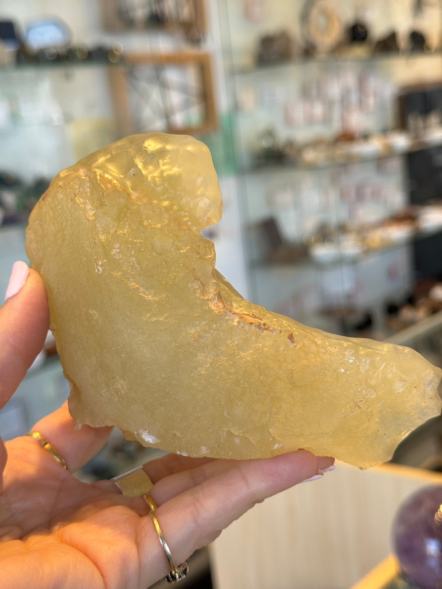 Museum-grade Libyan Desert Glass, 560g Meteorite Impactite from the Sahara Desert