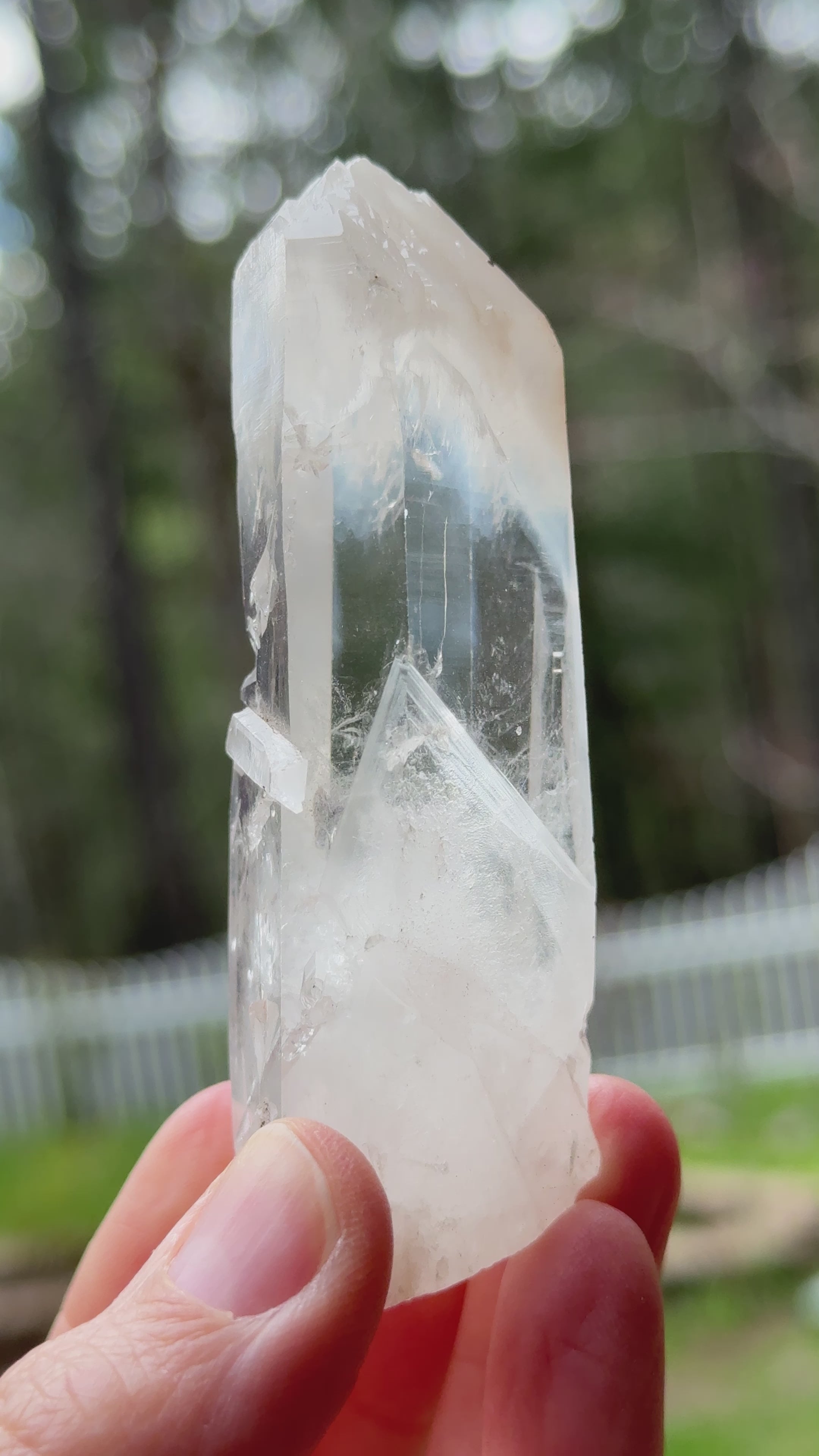 Blue Smoke Colombian Quartz, 117g – Far Arden Essentials